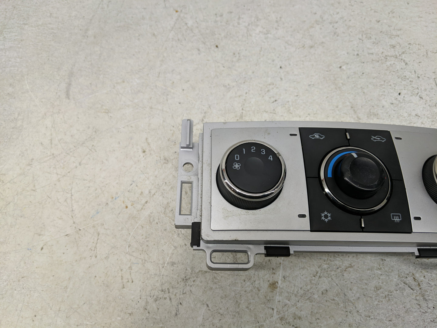 2008-2012 Chevrolet Malibu Climate Control Module Temperature AC/Heater Replacement P/N:28251428 Fits OEM Used Auto Parts - 