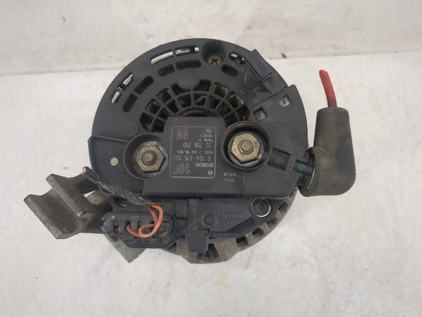 2008-2012 Chevrolet Malibu Alternator Replacement Generator Charging Assembly Engine OEM P/N:0 124 415 033 Fits OEM Used Aut