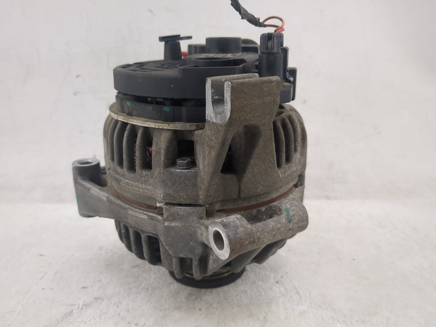 2008-2012 Chevrolet Malibu Alternator Replacement Generator Charging Assembly Engine OEM P/N:0 124 415 033 Fits OEM Used Aut