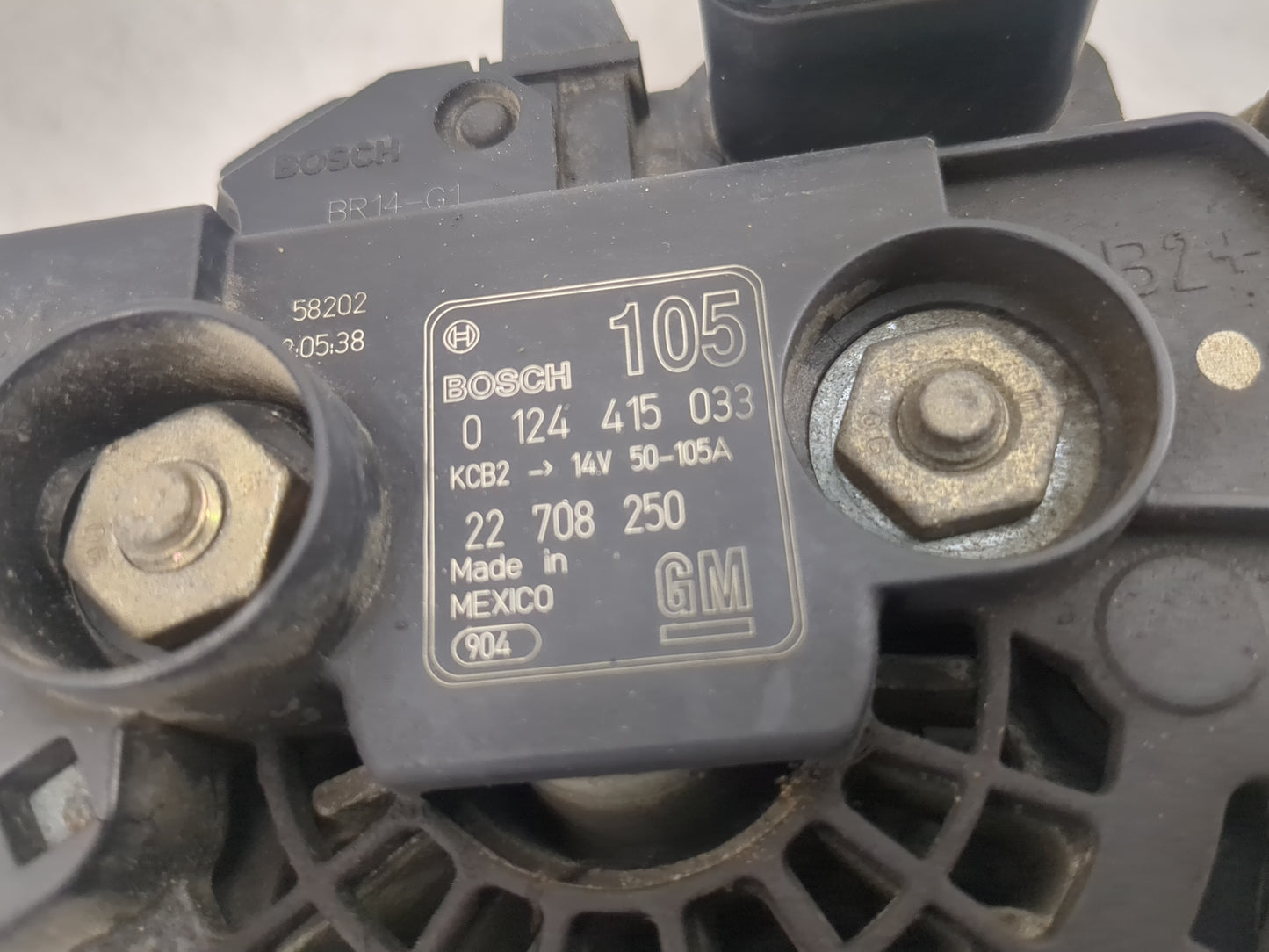 2008-2012 Chevrolet Malibu Alternator Replacement Generator Charging Assembly Engine OEM P/N:0 124 415 033 Fits OEM Used Aut