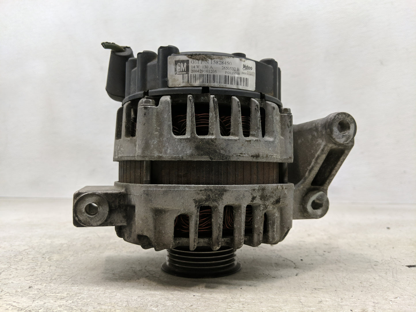 2008-2012 Chevrolet Malibu Alternator Replacement Generator Charging Assembly Engine OEM P/N:2650532 B 15828450 Fits OEM Use