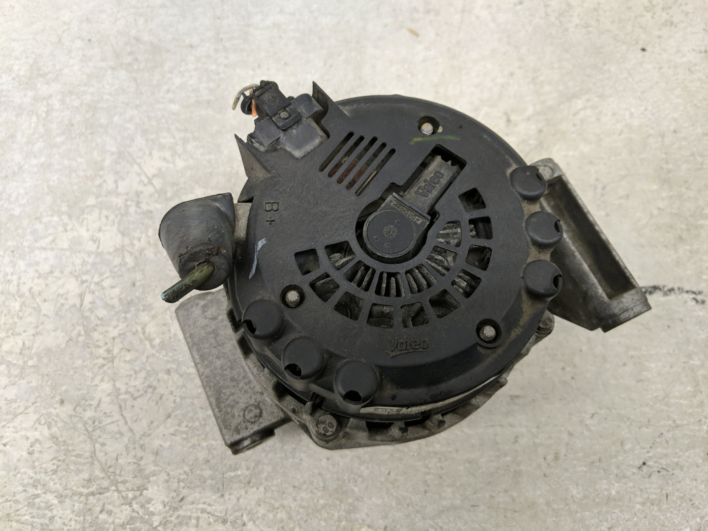 2008-2012 Chevrolet Malibu Alternator Replacement Generator Charging Assembly Engine OEM P/N:2650532 B 15828450 Fits OEM Use
