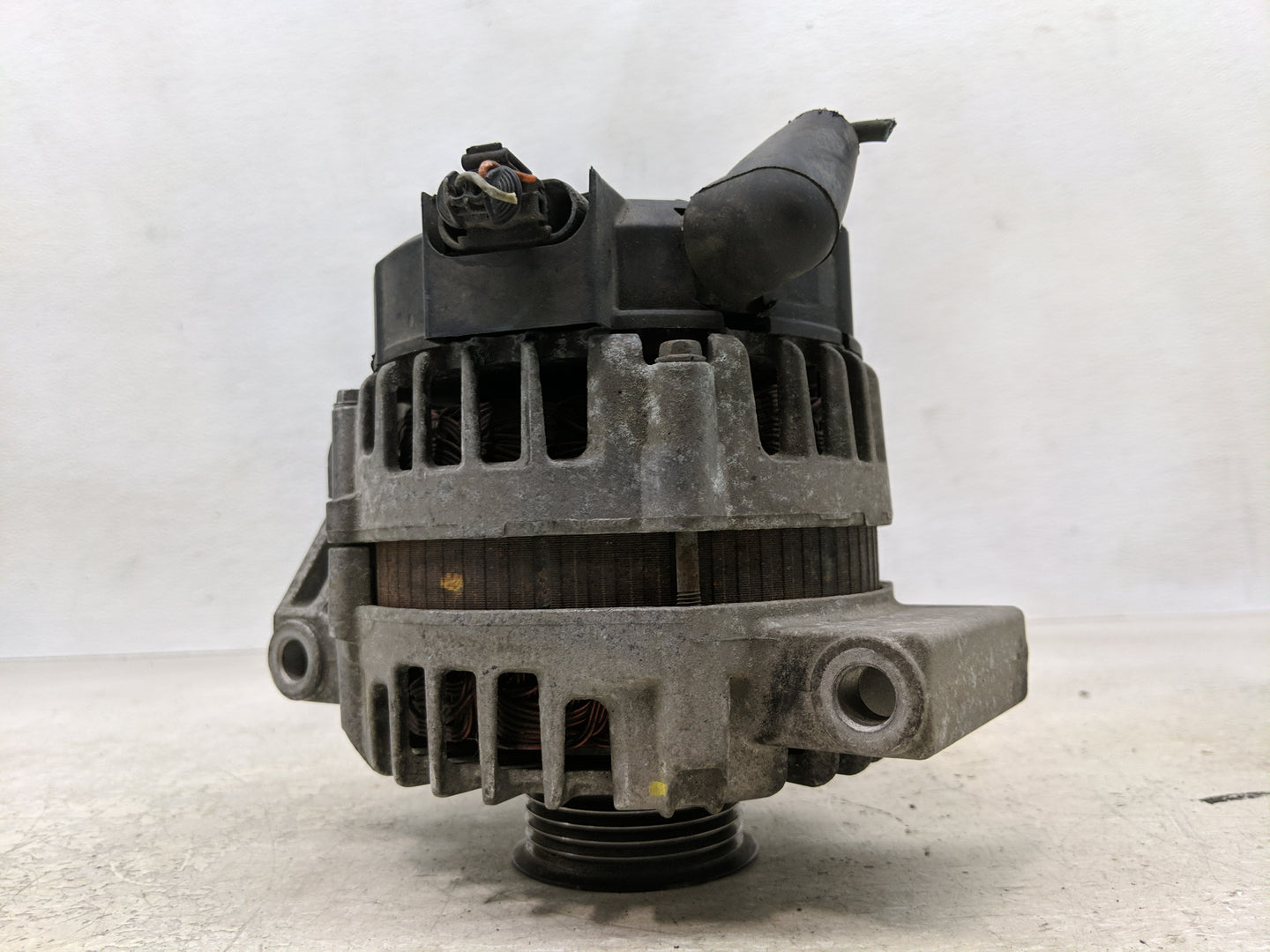 2008-2012 Chevrolet Malibu Alternator Replacement Generator Charging Assembly Engine OEM P/N:2650532 B 15828450 Fits OEM Use