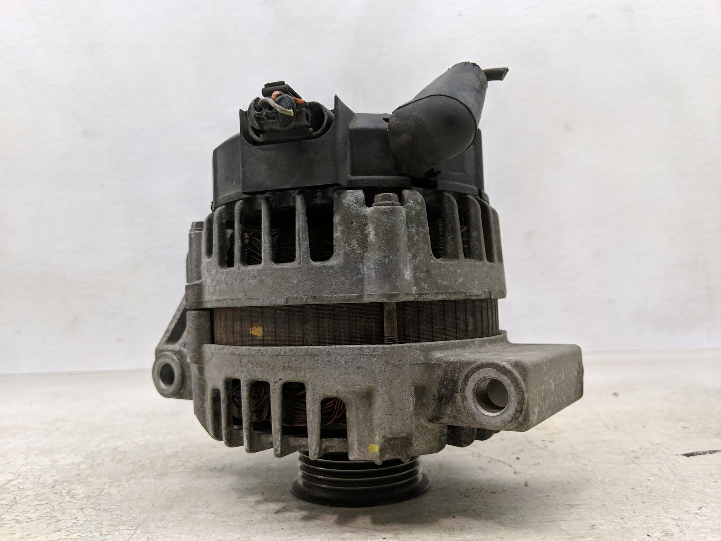 2008-2012 Chevrolet Malibu Alternator Replacement Generator Charging Assembly Engine OEM P/N:2650532 B 15828450 Fits OEM Use