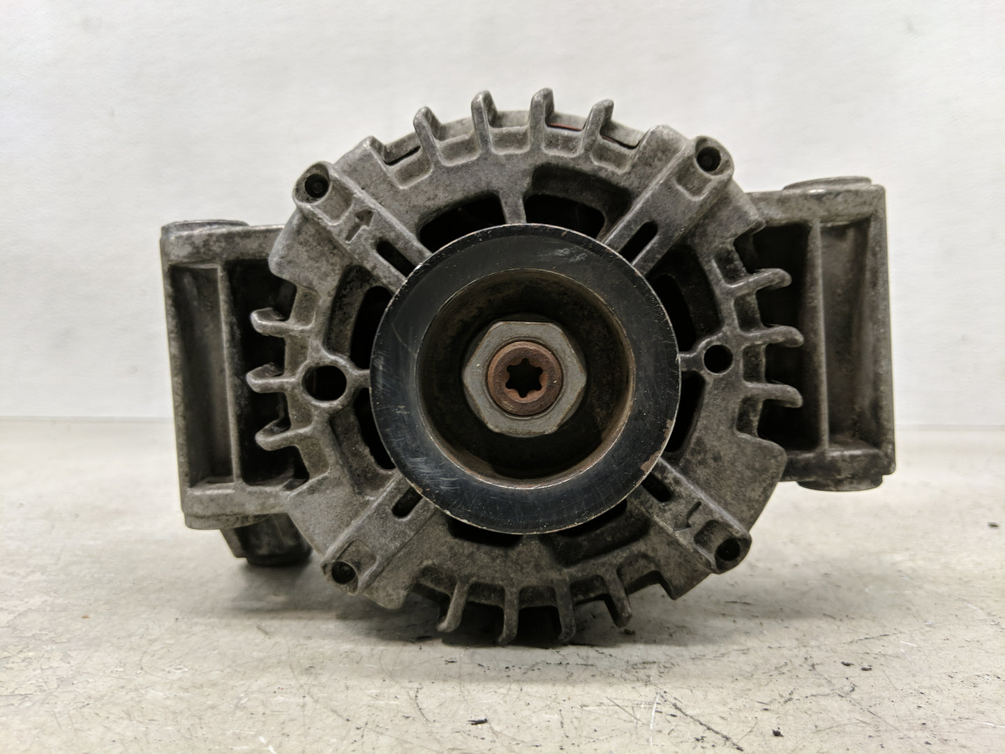 2008-2012 Chevrolet Malibu Alternator Replacement Generator Charging Assembly Engine OEM P/N:2650532 B 15828450 Fits OEM Use