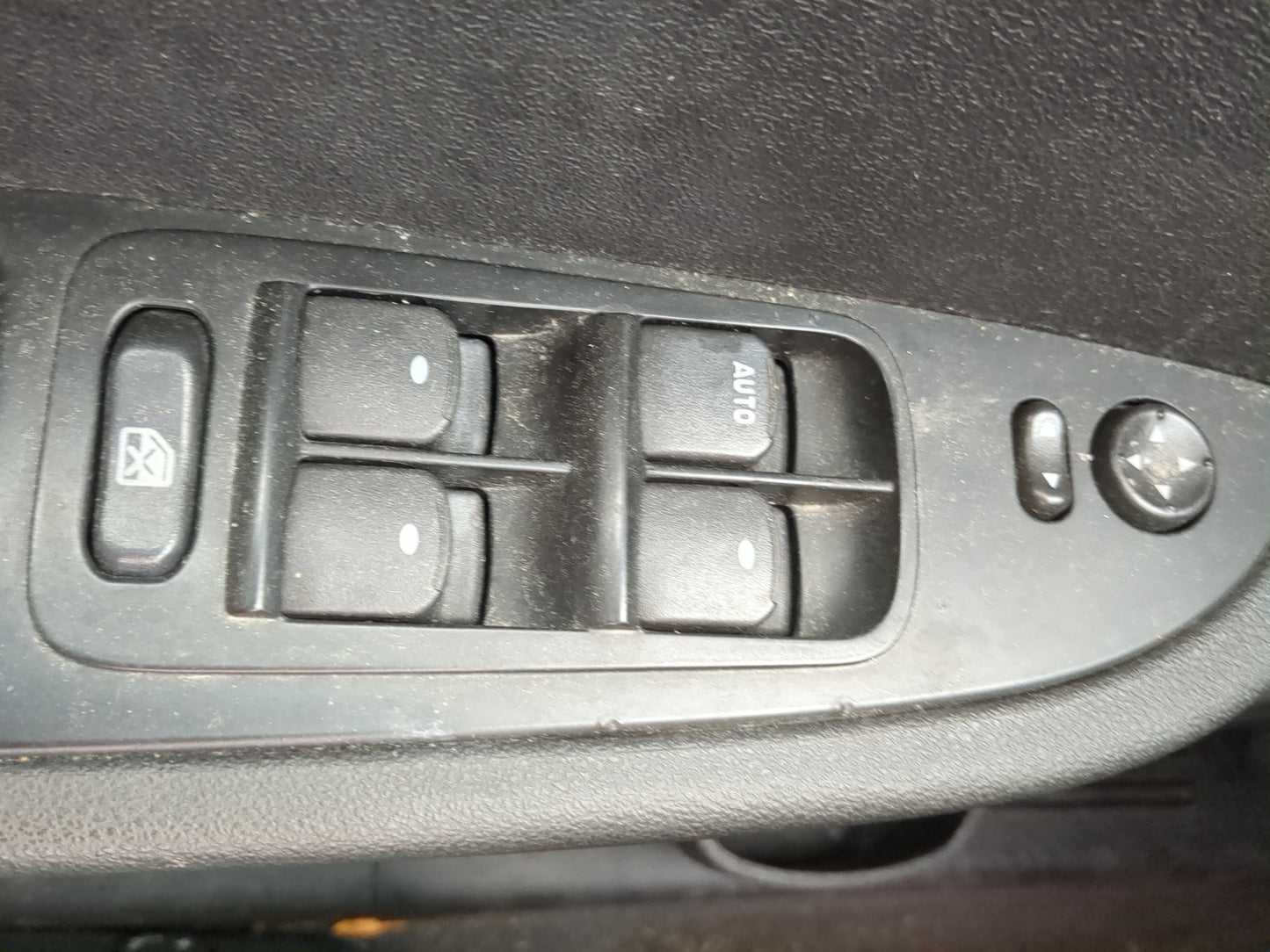 2010-2011 Chevrolet Malibu Master Power Window Switch Replacement Driver Side Left Fits Fits 2010 2011 OEM Used Auto Parts -
