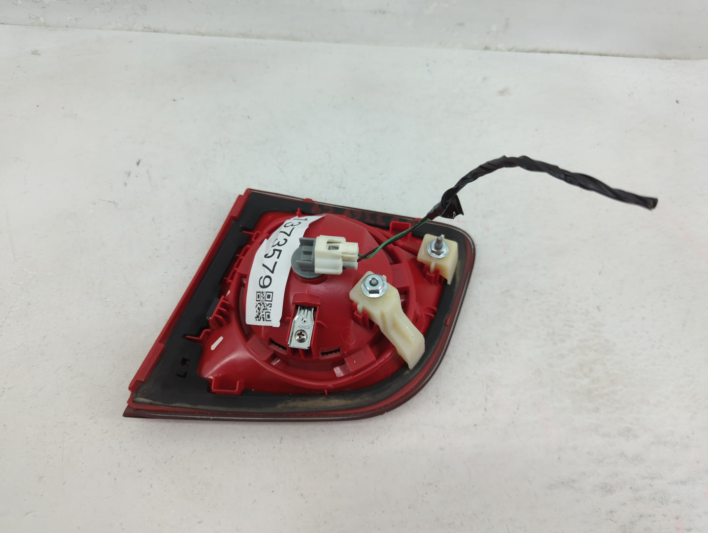 2008-2012 Chevrolet Malibu Tail Light Assembly Passenger Right OEM Fits Fits 2008 2009 2010 2011 2012 OEM Used Auto Parts - 