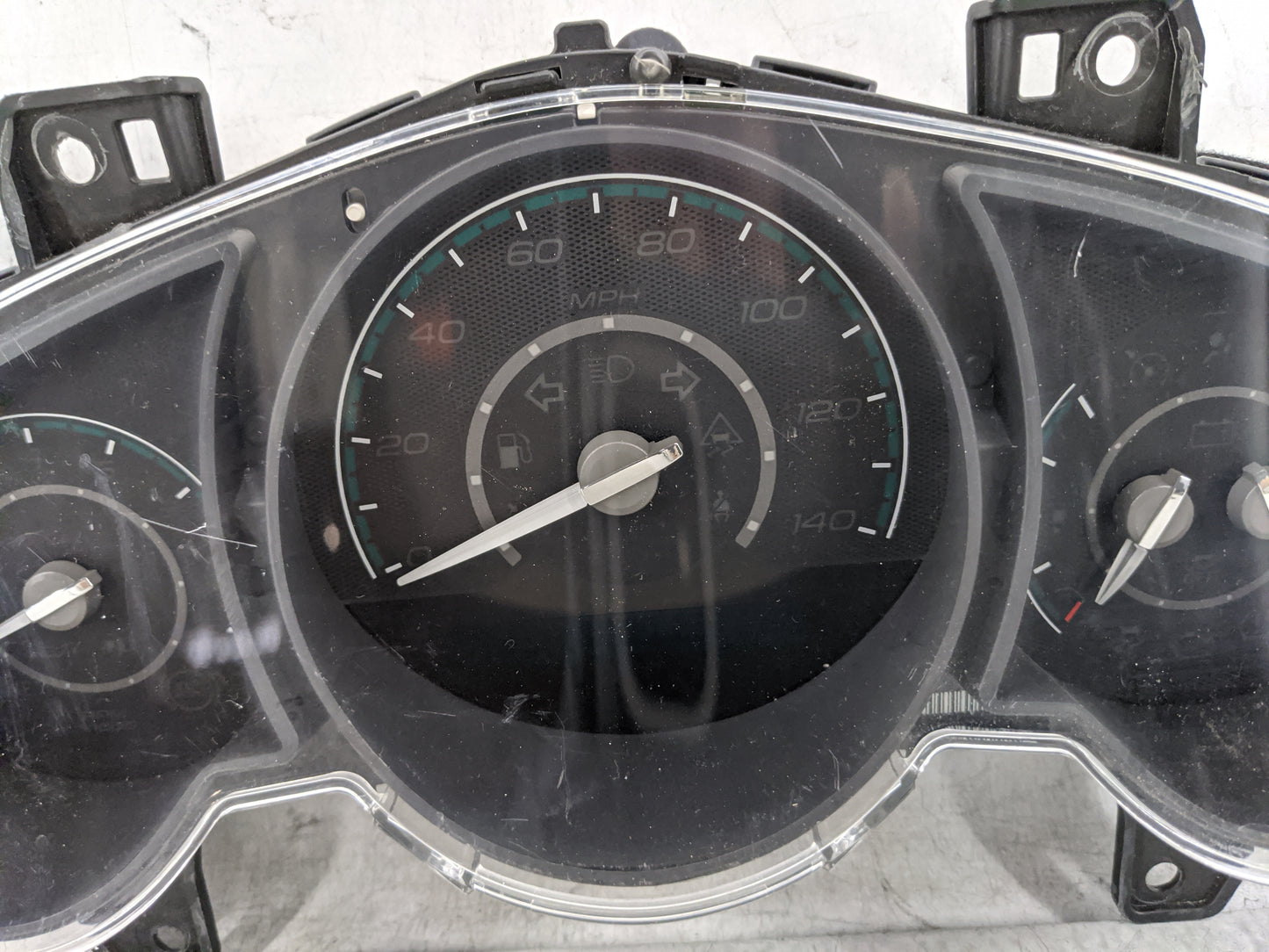 2008-2012 Chevrolet Malibu Instrument Cluster Speedometer Gauges P/N:20814845 Fits Fits 2008 2009 2010 2011 2012 OEM Used Au