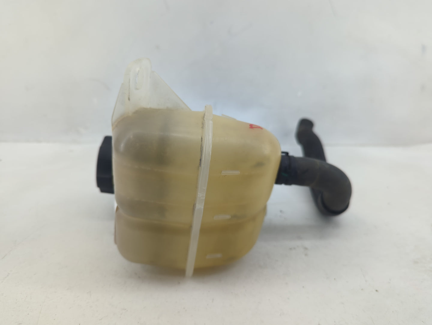 2008-2012 Chevrolet Malibu Windshield Washer Fluid Reservoir Bottle Oem - Oemusedautoparts1.com