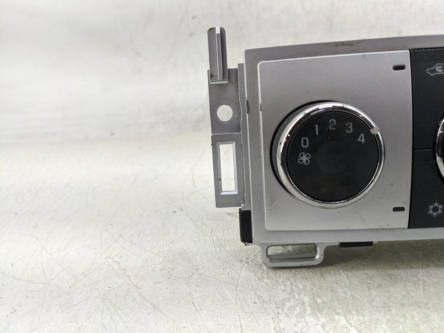 2008-2012 Chevrolet Malibu Climate Control Module Temperature AC/Heater Replacement P/N:20964036 28272781 Fits OEM Used Auto