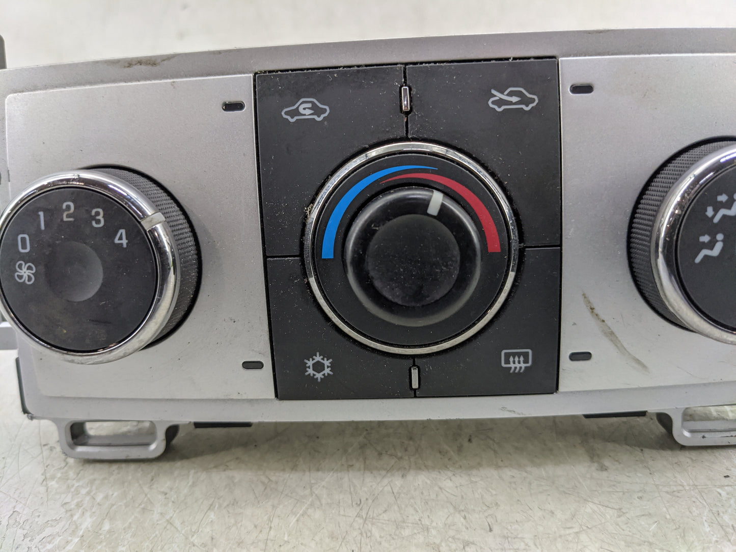 2008-2012 Chevrolet Malibu Climate Control Module Temperature AC/Heater Replacement P/N:20964036 28272781 Fits OEM Used Auto