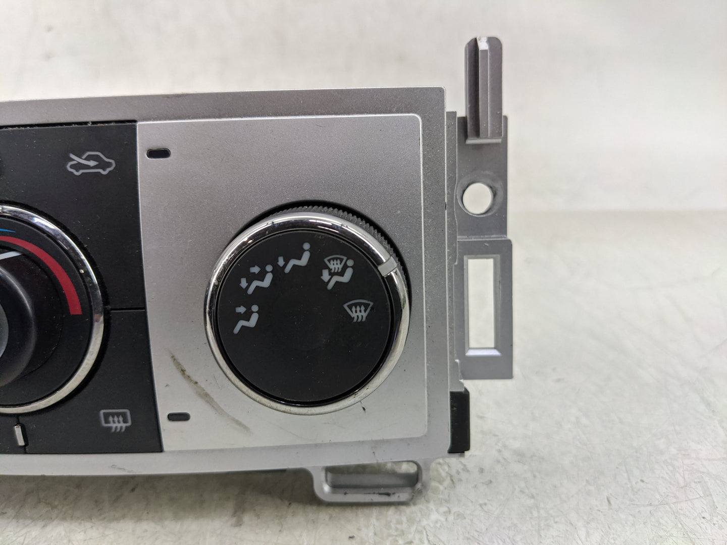 2008-2012 Chevrolet Malibu Climate Control Module Temperature AC/Heater Replacement P/N:20964036 28272781 Fits OEM Used Auto