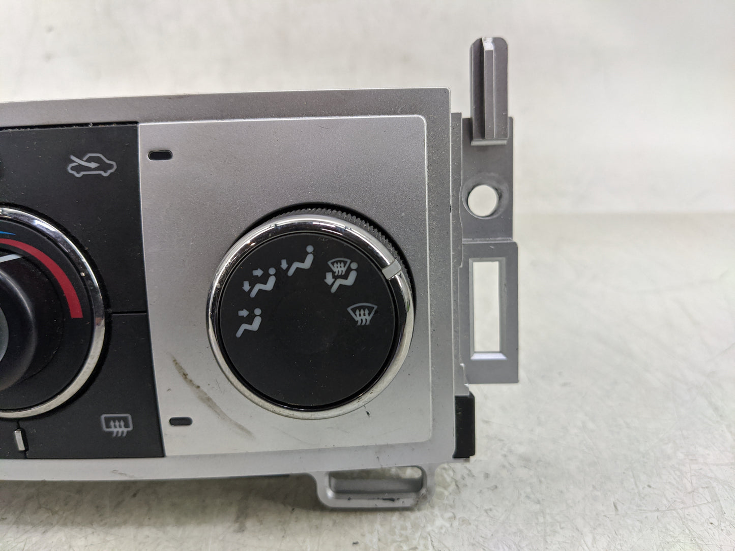 2008-2012 Chevrolet Malibu Climate Control Module Temperature AC/Heater Replacement P/N:20964036 28272781 Fits OEM Used Auto
