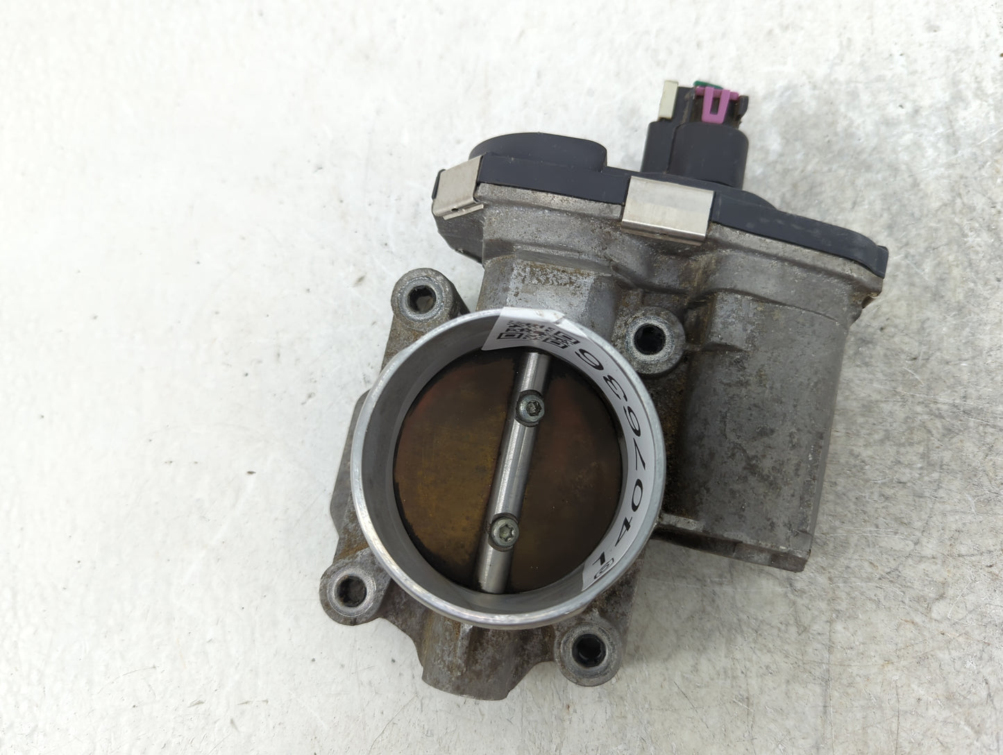 2008-2012 Chevrolet Malibu Throttle Body Fits Fits 2007 2008 2009 2010 2011 2012 OEM Used Auto Parts - Oemusedautoparts1.com