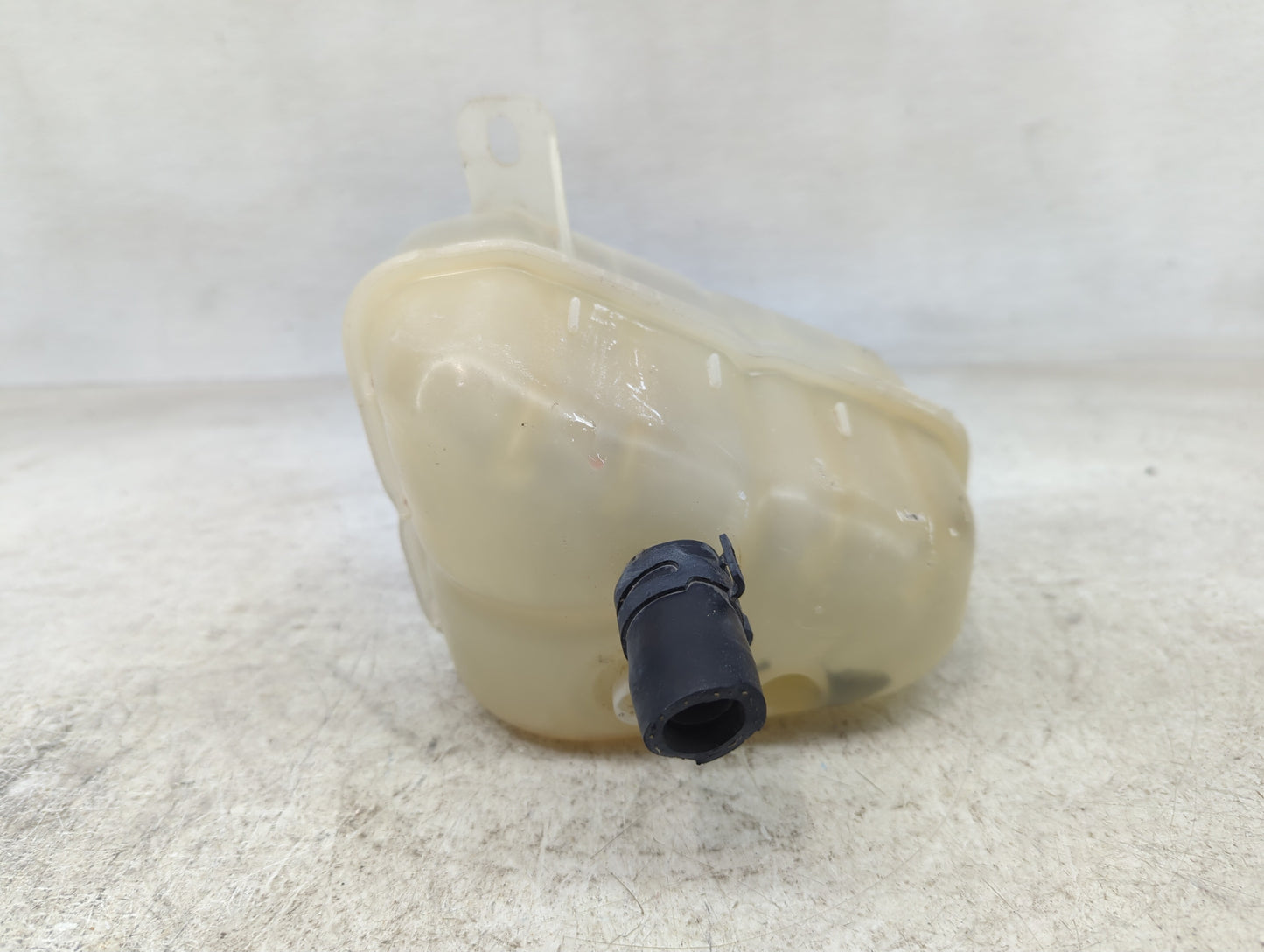 2007 Chevrolet Malibu Radiator Coolant Overflow Expansion Tank Bottle 1409583 - Oemusedautoparts1.com
