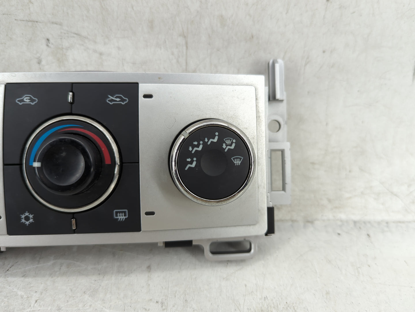2008-2012 Chevrolet Malibu Climate Control Module Temperature AC/Heater Replacement P/N:20923130 28251428 Fits OEM Used Auto