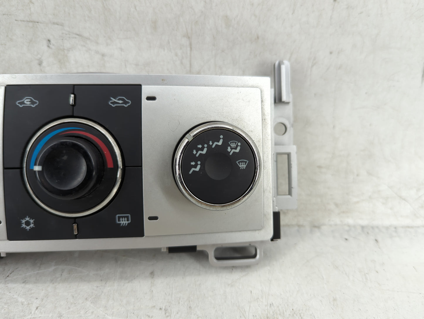 2008-2012 Chevrolet Malibu Climate Control Module Temperature AC/Heater Replacement P/N:20923130 28251428 Fits OEM Used Auto