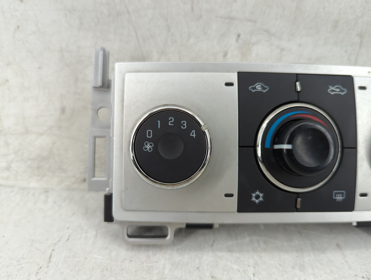 2008-2012 Chevrolet Malibu Climate Control Module Temperature AC/Heater Replacement P/N:20923130 28251428 Fits OEM Used Auto