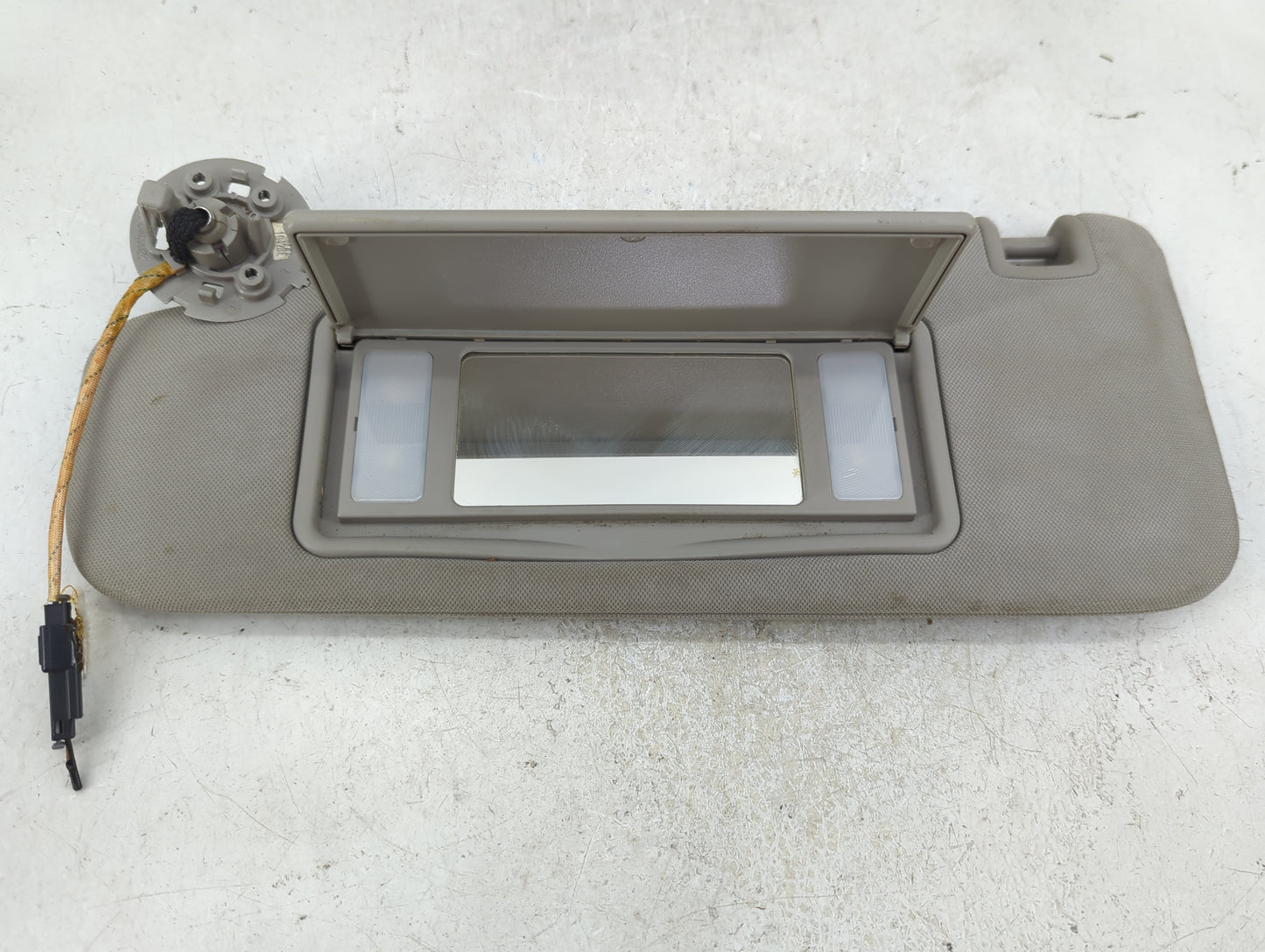 2004-2012 Chevrolet Malibu Sun Visor Shade Replacement Driver Left Mirror Fits Fits 2004 2005 2008 2009 2010 2011 2012 OEM U