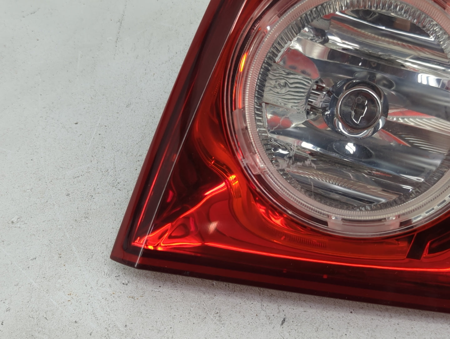 2008-2012 Chevrolet Malibu Tail Light Assembly Driver Left OEM P/N:15271120 Fits Fits 2008 2009 2010 2011 2012 OEM Used Auto
