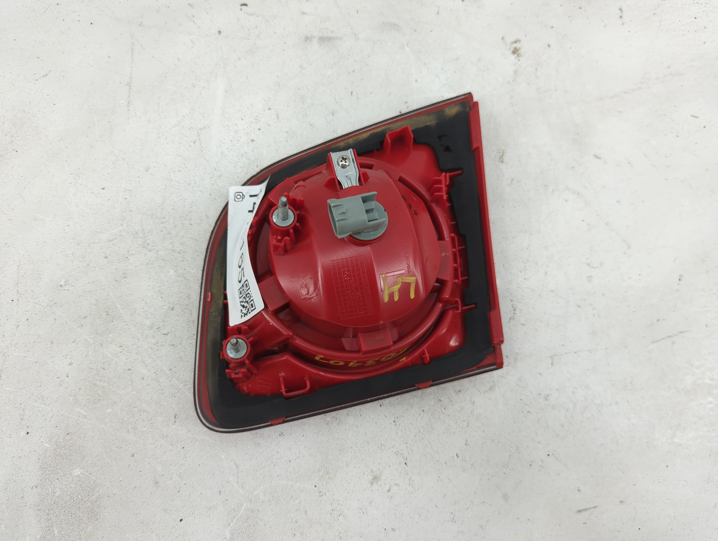 2008-2012 Chevrolet Malibu Tail Light Assembly Driver Left OEM P/N:15271120 Fits Fits 2008 2009 2010 2011 2012 OEM Used Auto