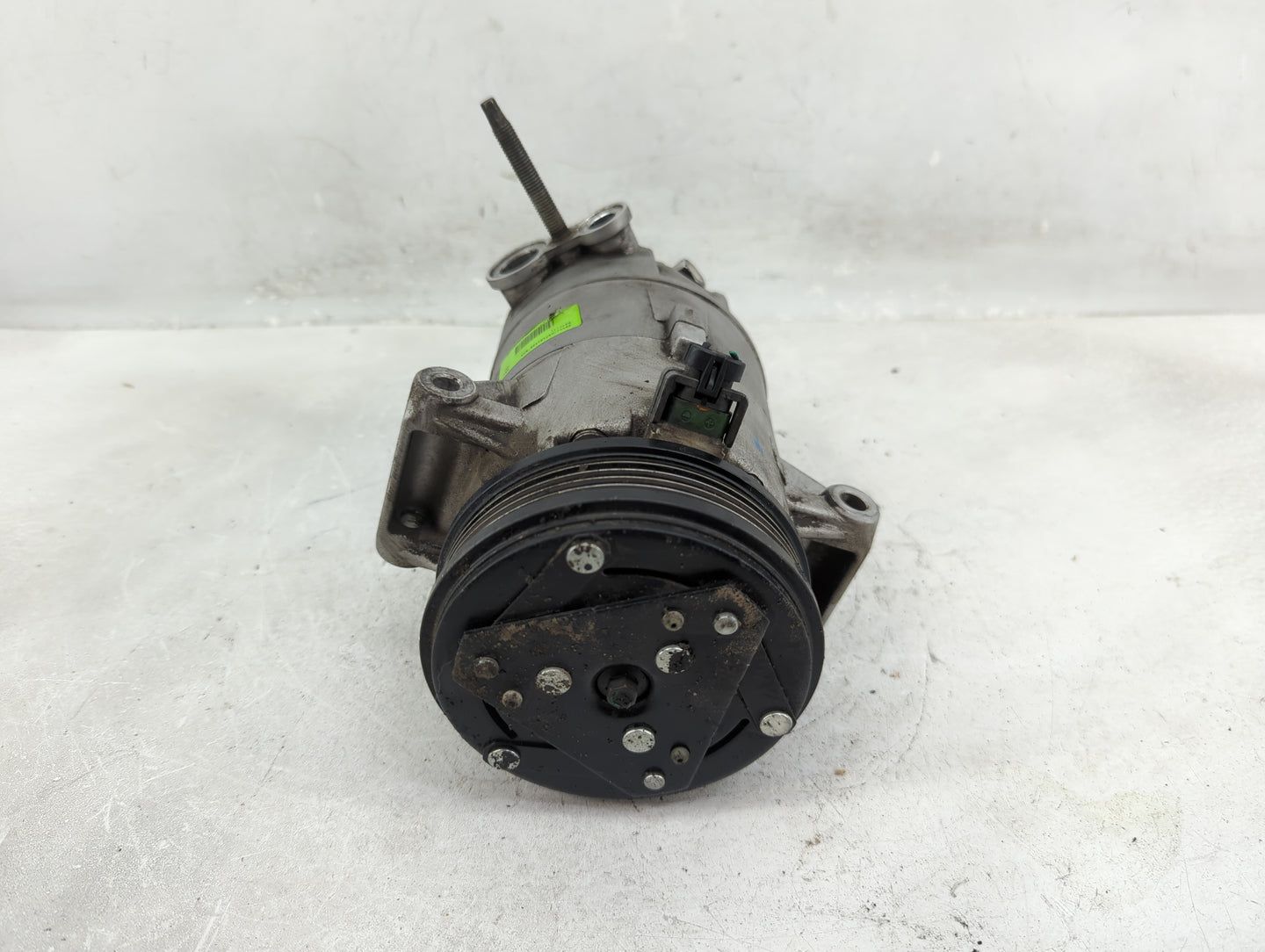 2007-2012 Chevrolet Malibu Air Conditioning A/c Ac Compressor Oem - Oemusedautoparts1.com
