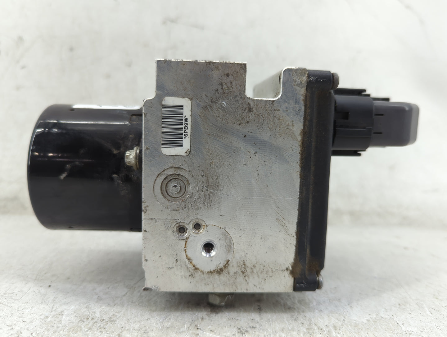 2011 Chevrolet Malibu ABS Pump Control Module Replacement P/N:20908731 Fits OEM Used Auto Parts - Oemusedautoparts1.com