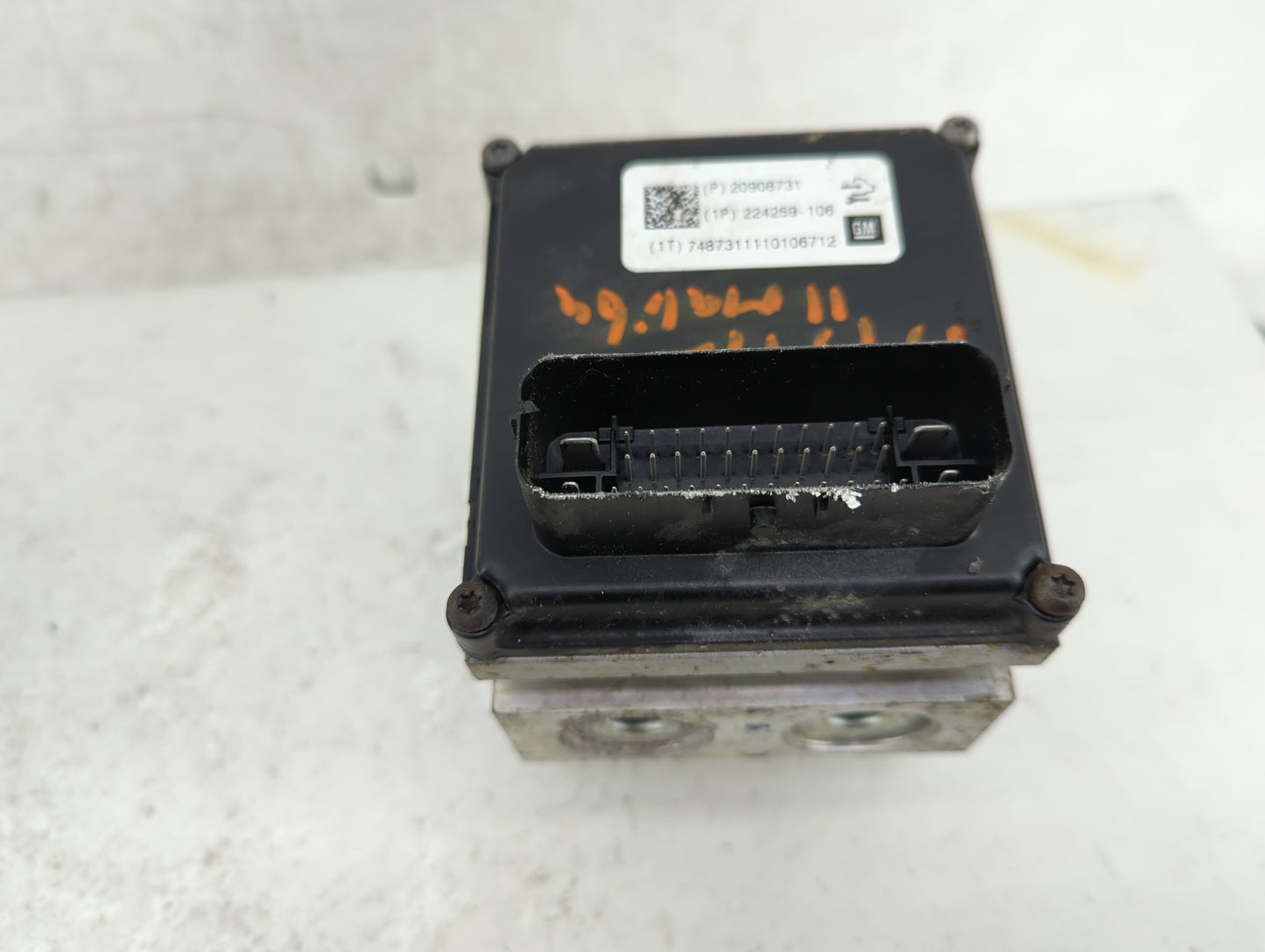 2011 Chevrolet Malibu ABS Pump Control Module Replacement P/N:20908731 Fits OEM Used Auto Parts - Oemusedautoparts1.com
