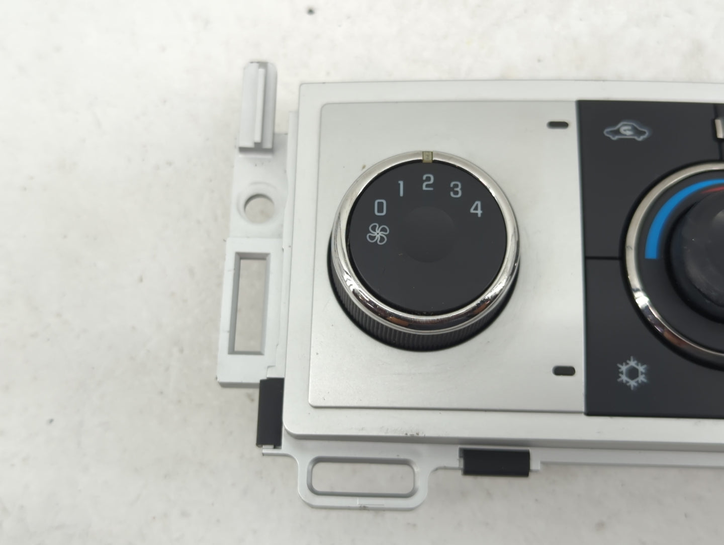 2008-2012 Chevrolet Malibu Climate Control Module Temperature AC/Heater Replacement P/N:28272781 20964036 Fits OEM Used Auto