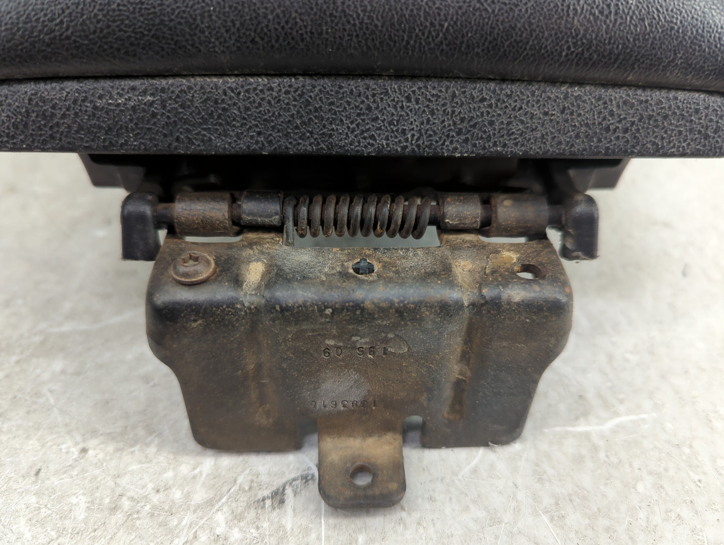 2011 Chevrolet Malibu Center Floor Console P/N:1393615 Fits OEM Used Auto Parts - Oemusedautoparts1.com
