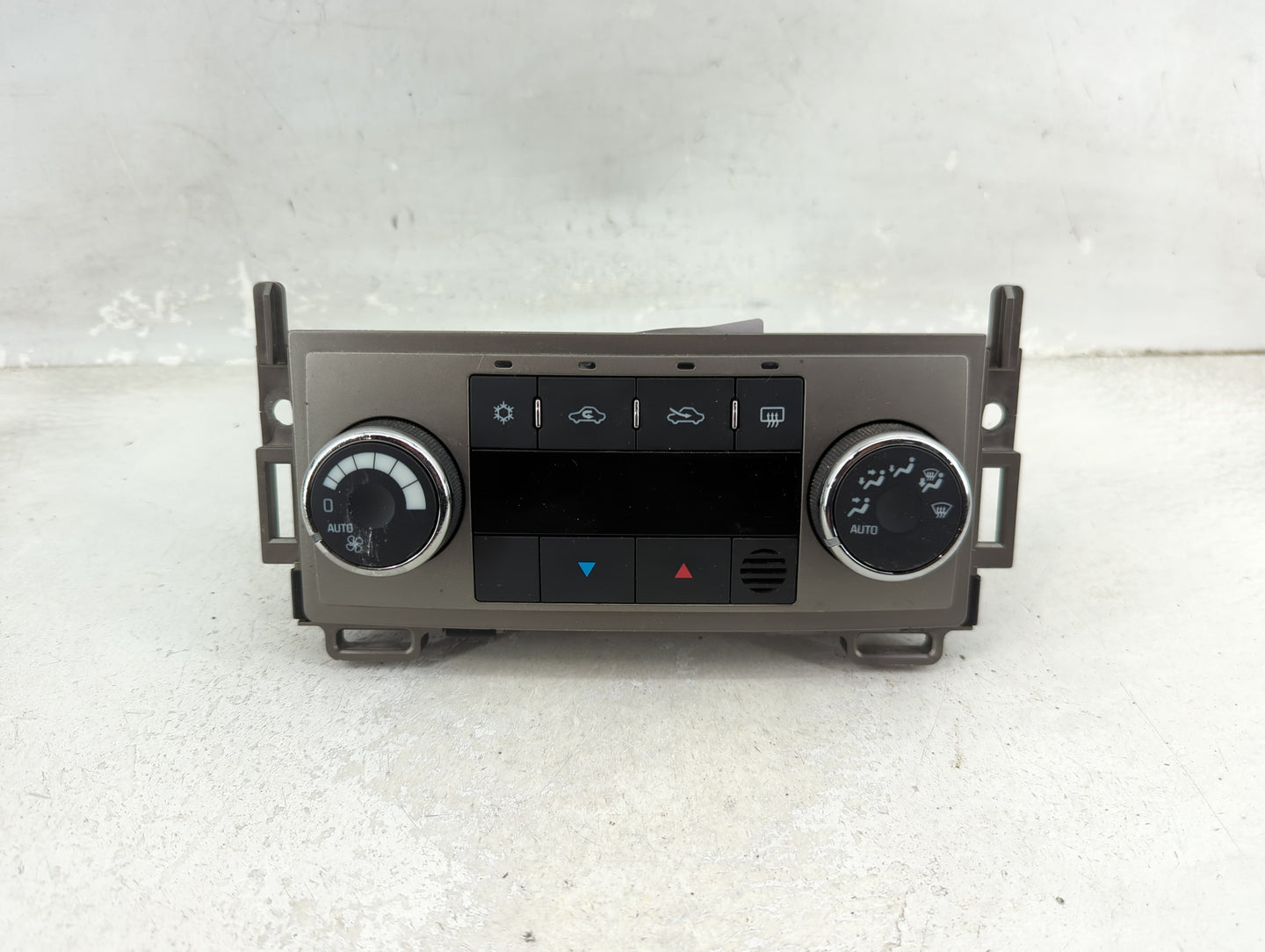 2008-2012 Chevrolet Malibu Climate Control Module Temperature AC/Heater Replacement P/N:28272782 Fits OEM Used Auto Parts - 