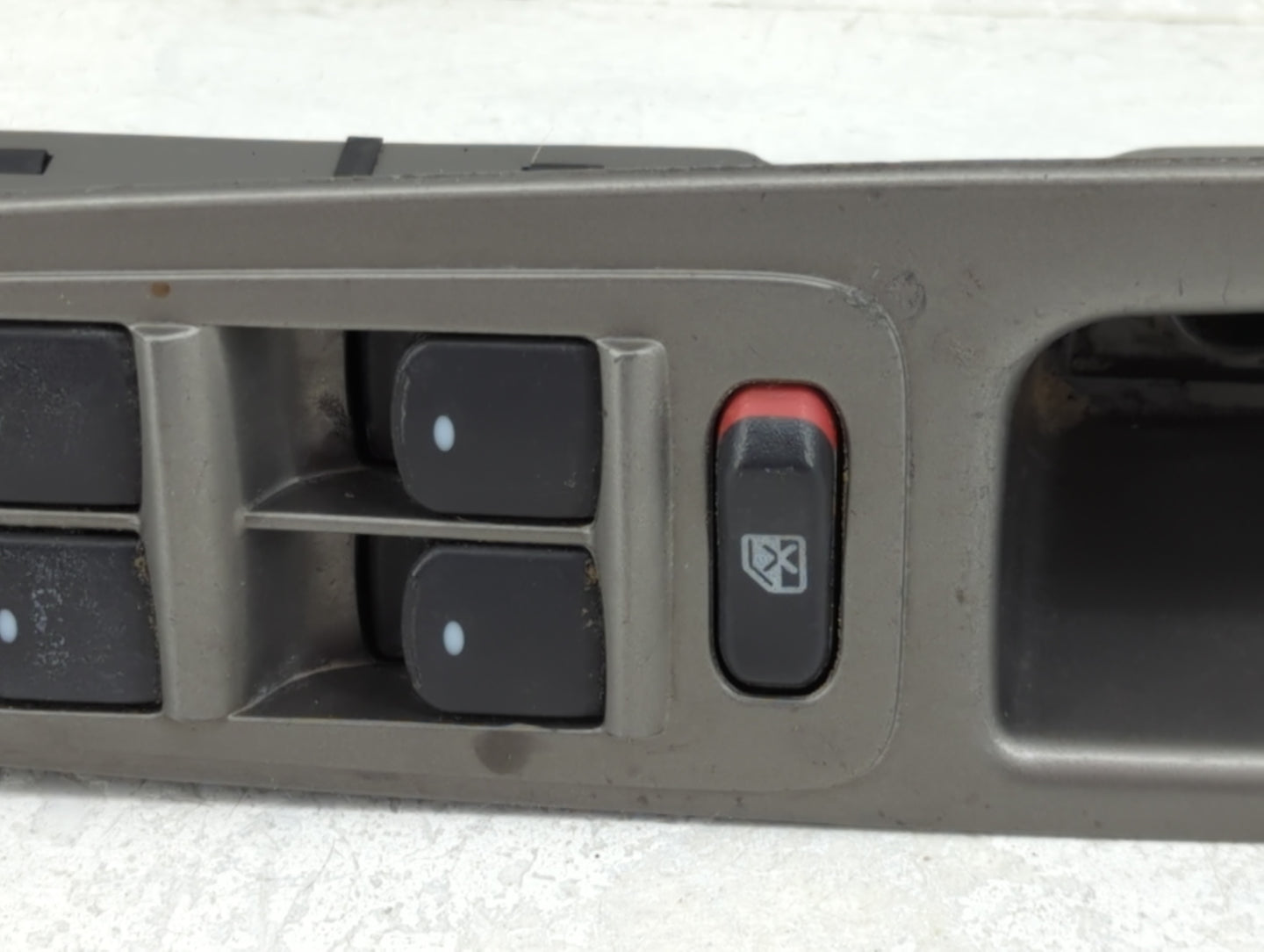 2010-2011 Chevrolet Malibu Master Power Window Switch Replacement Driver Side Left Fits Fits 2010 2011 OEM Used Auto Parts -
