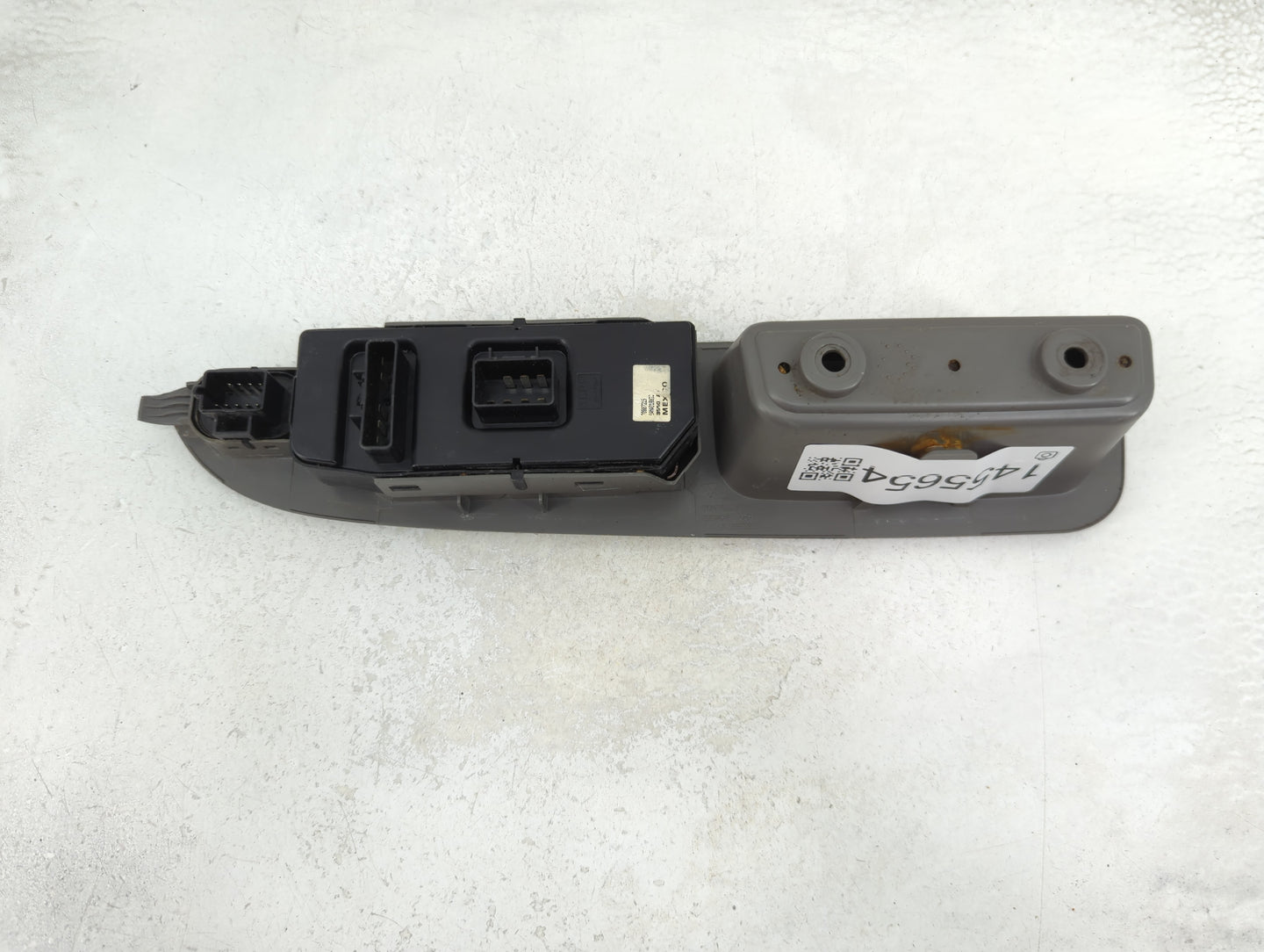 2010-2011 Chevrolet Malibu Master Power Window Switch Replacement Driver Side Left Fits Fits 2010 2011 OEM Used Auto Parts -