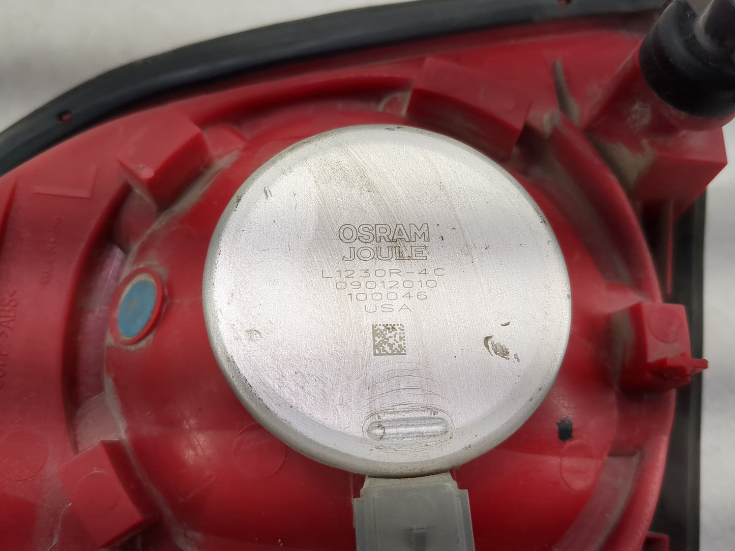 2008-2012 Chevrolet Malibu Tail Light Assembly Passenger Right OEM Fits Fits 2008 2009 2010 2011 2012 OEM Used Auto Parts - 