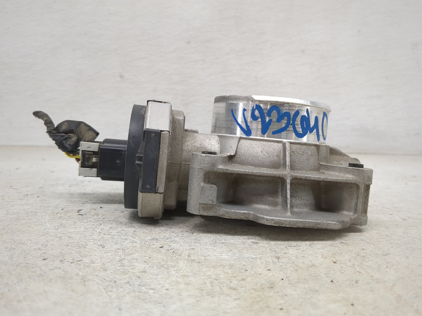 2008-2012 Chevrolet Malibu Throttle Body Fits Fits 2007 2008 2009 2010 2011 2012 OEM Used Auto Parts - Oemusedautoparts1.com