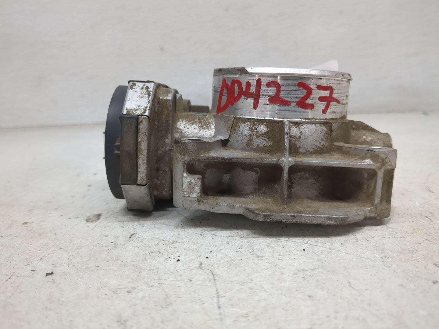 2008-2012 Chevrolet Malibu Throttle Body P/N:2420AA186AA4291C Fits Fits 2007 2008 2009 2010 2011 2012 OEM Used Auto Parts - 