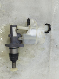 2008-2012 Chevrolet Malibu Brake Master Cylinder 1490646 - Oemusedautoparts1.com