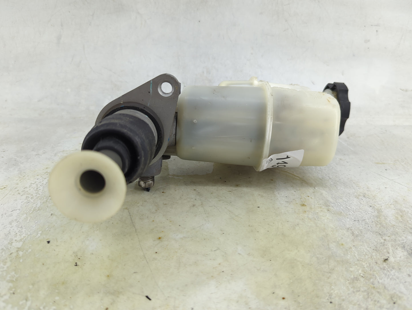 2008-2012 Chevrolet Malibu Brake Master Cylinder 1490646 - Oemusedautoparts1.com
