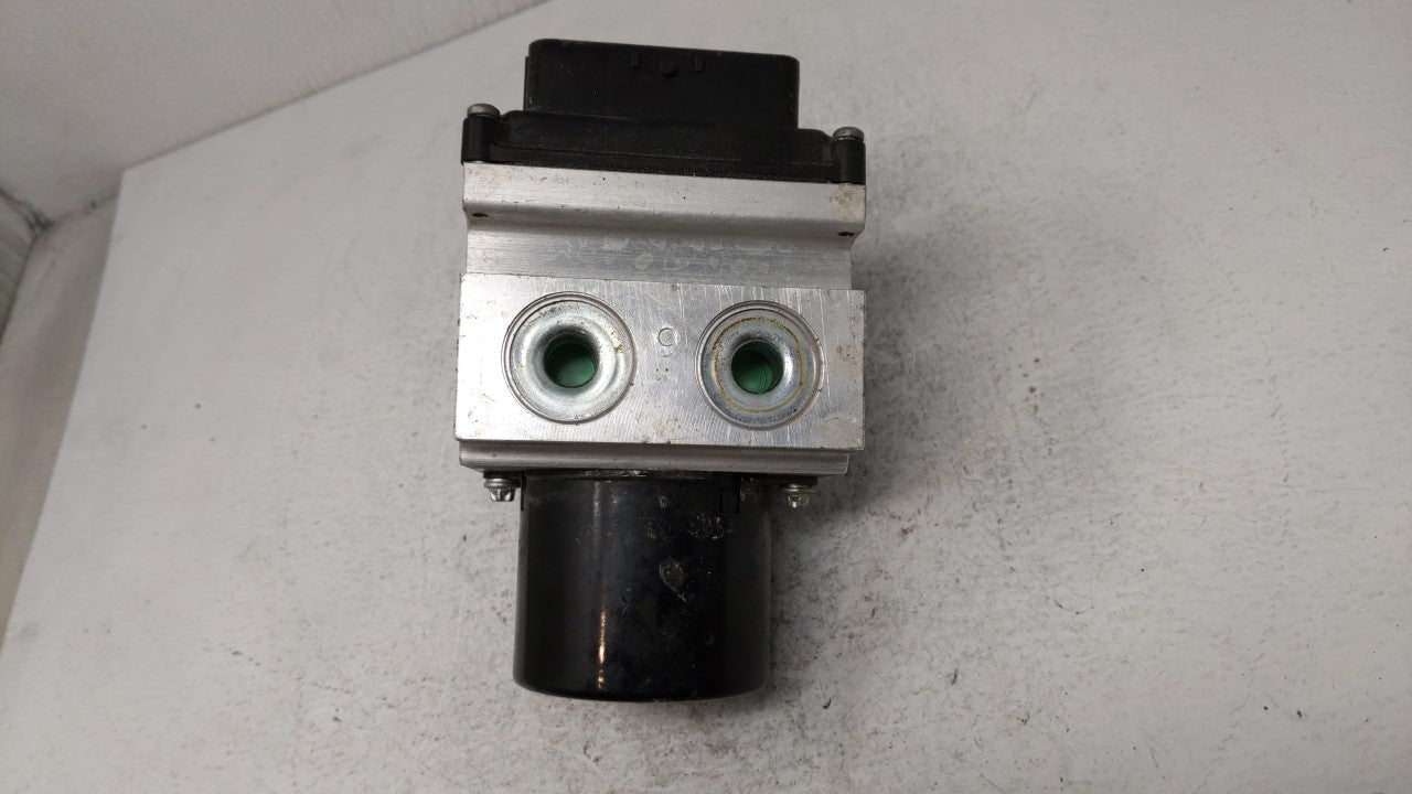 2011 Chevrolet Malibu ABS Pump Control Module Replacement P/N:20908731 Fits OEM Used Auto Parts - Oemusedautoparts1.com