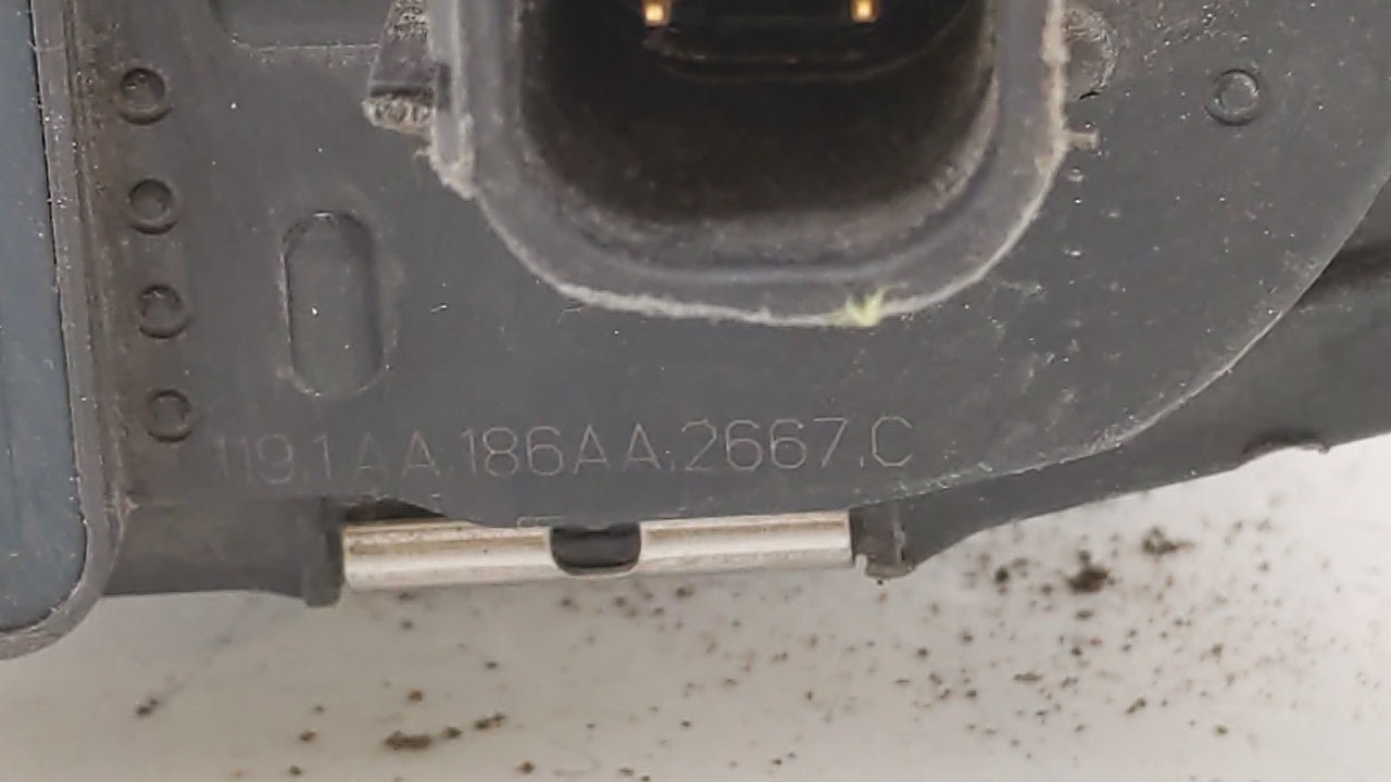 2008-2012 Chevrolet Malibu Throttle Body P/N:668AA 186AA Fits Fits 2007 2008 2009 2010 2011 2012 OEM Used Auto Parts - Oemus