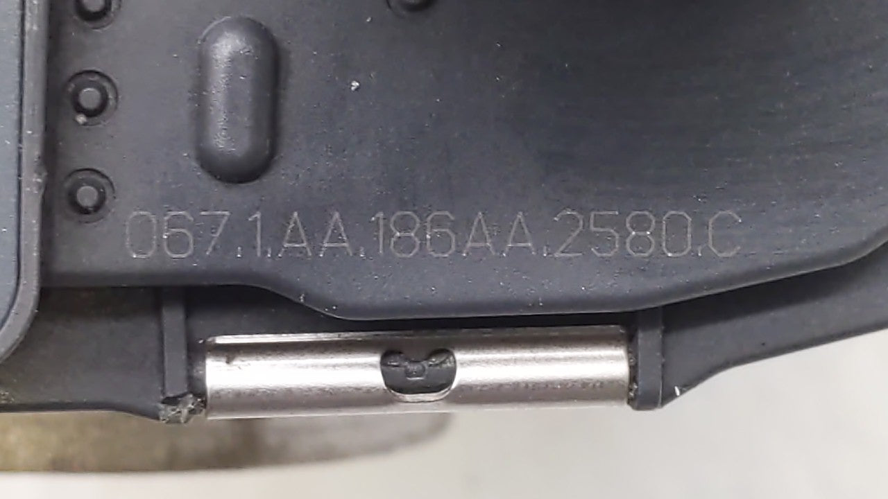 2008-2012 Chevrolet Malibu Throttle Body P/N:668AA 186AA Fits Fits 2007 2008 2009 2010 2011 2012 OEM Used Auto Parts - Oemus