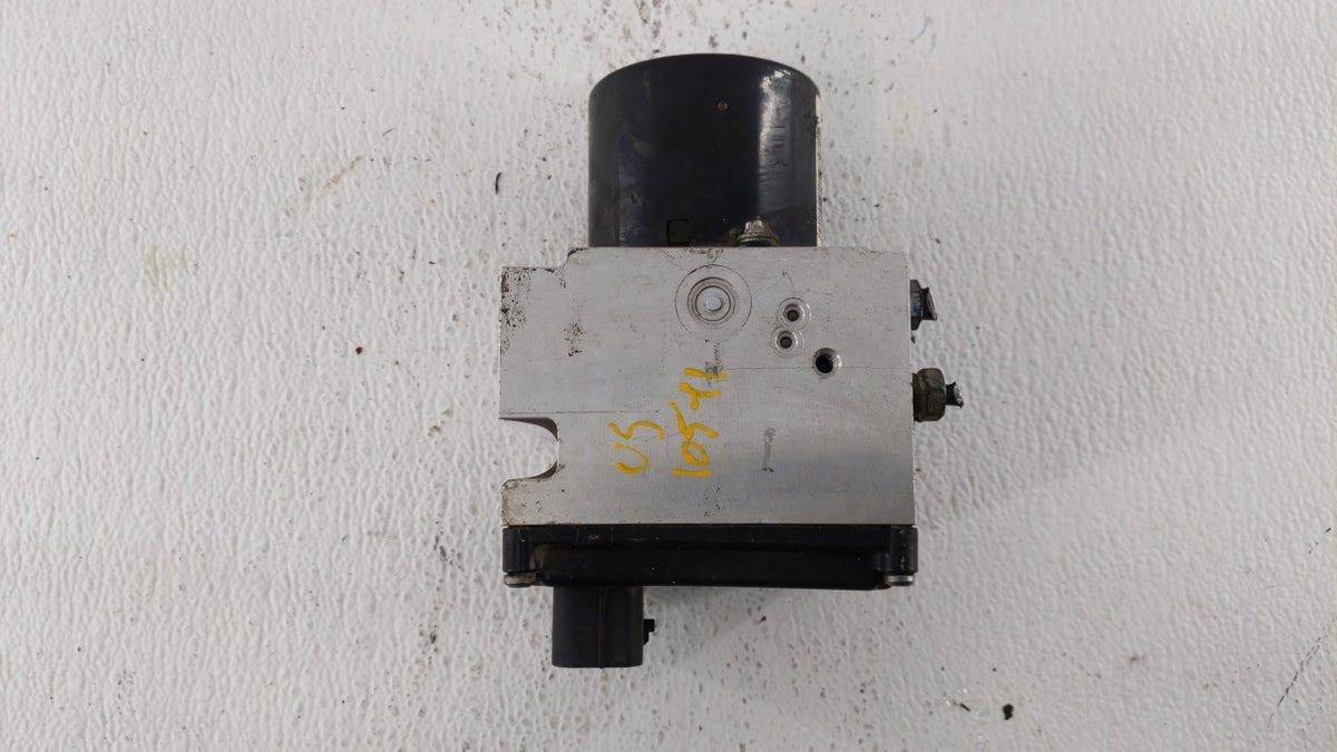 2011 Chevrolet Malibu Anti-Lock Brake ABS Pump Module Actuator OEM P/N:20908729 20908731 Fits OEM Used Auto Parts - Oemuseda