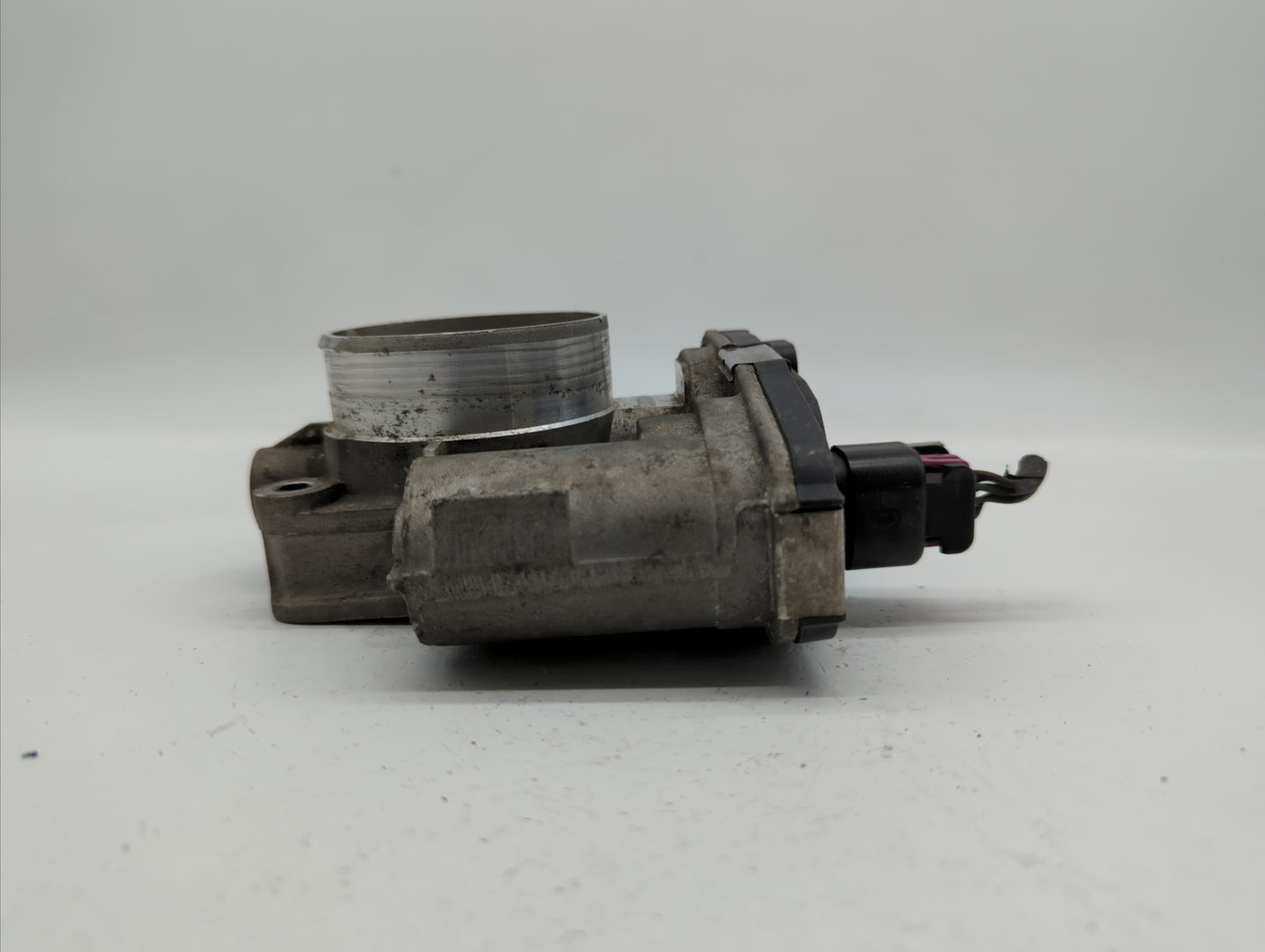 2008-2012 Chevrolet Malibu Throttle Body P/N:668AA 186AA Fits Fits 2007 2008 2009 2010 2011 2012 OEM Used Auto Parts - Oemus