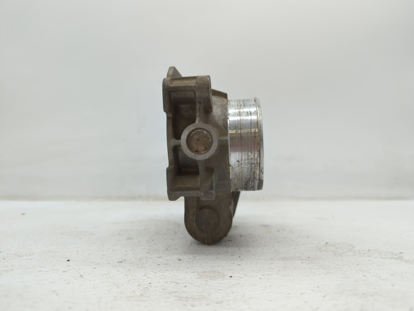 2008-2012 Chevrolet Malibu Throttle Body P/N:9B4G-9F991-A 668AA, 186AA Fits Fits 2007 2008 2009 2010 2011 2012 OEM Used Auto