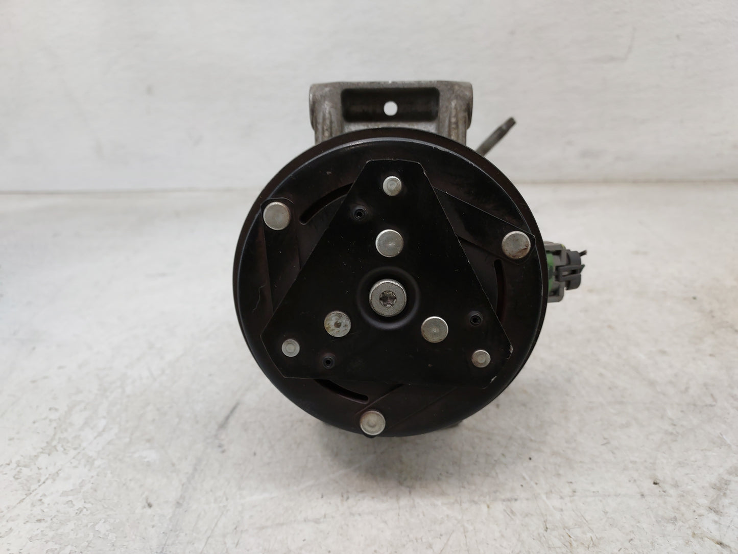 2007-2012 Chevrolet Malibu Air Conditioning A/c Ac Compressor Oem 395066 - Oemusedautoparts1.com