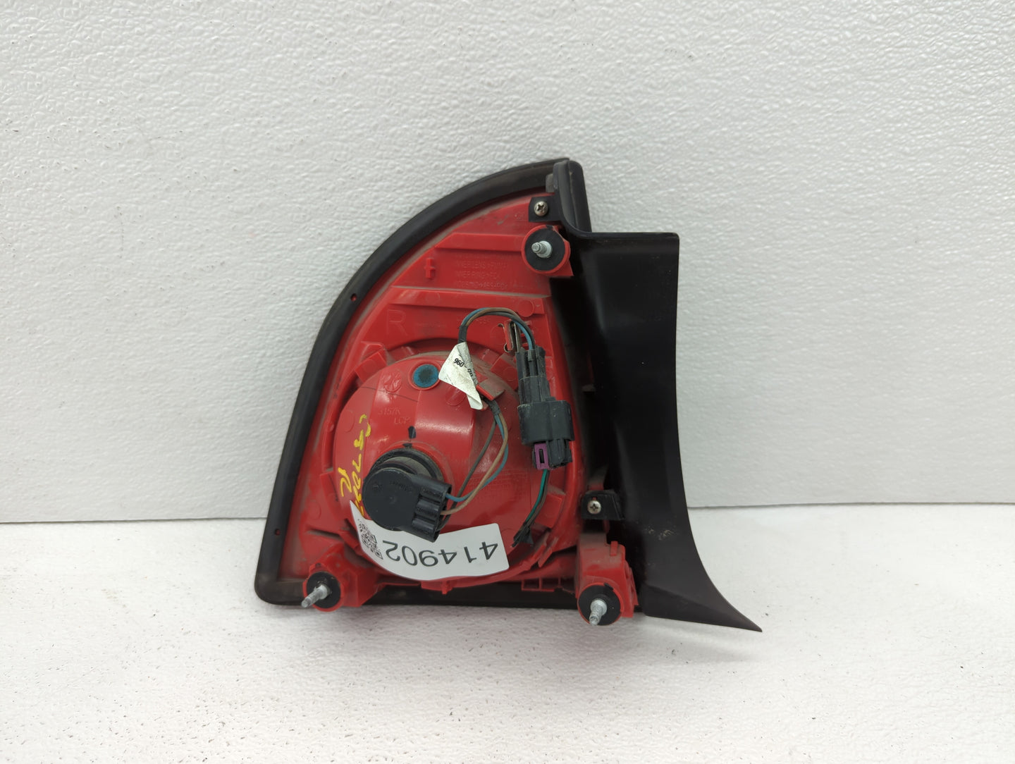 2008-2012 Chevrolet Malibu Tail Light Assembly Passenger Right OEM P/N:15271121 20914364 Fits Fits 2008 2009 2010 2011 2012 