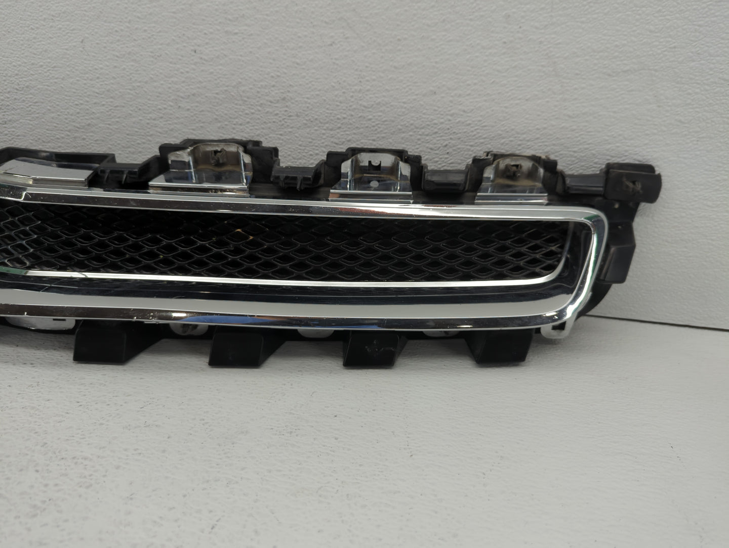 2008-2012 Chevrolet Malibu Front Grille Bumper Not Included - Oemusedautoparts1.com