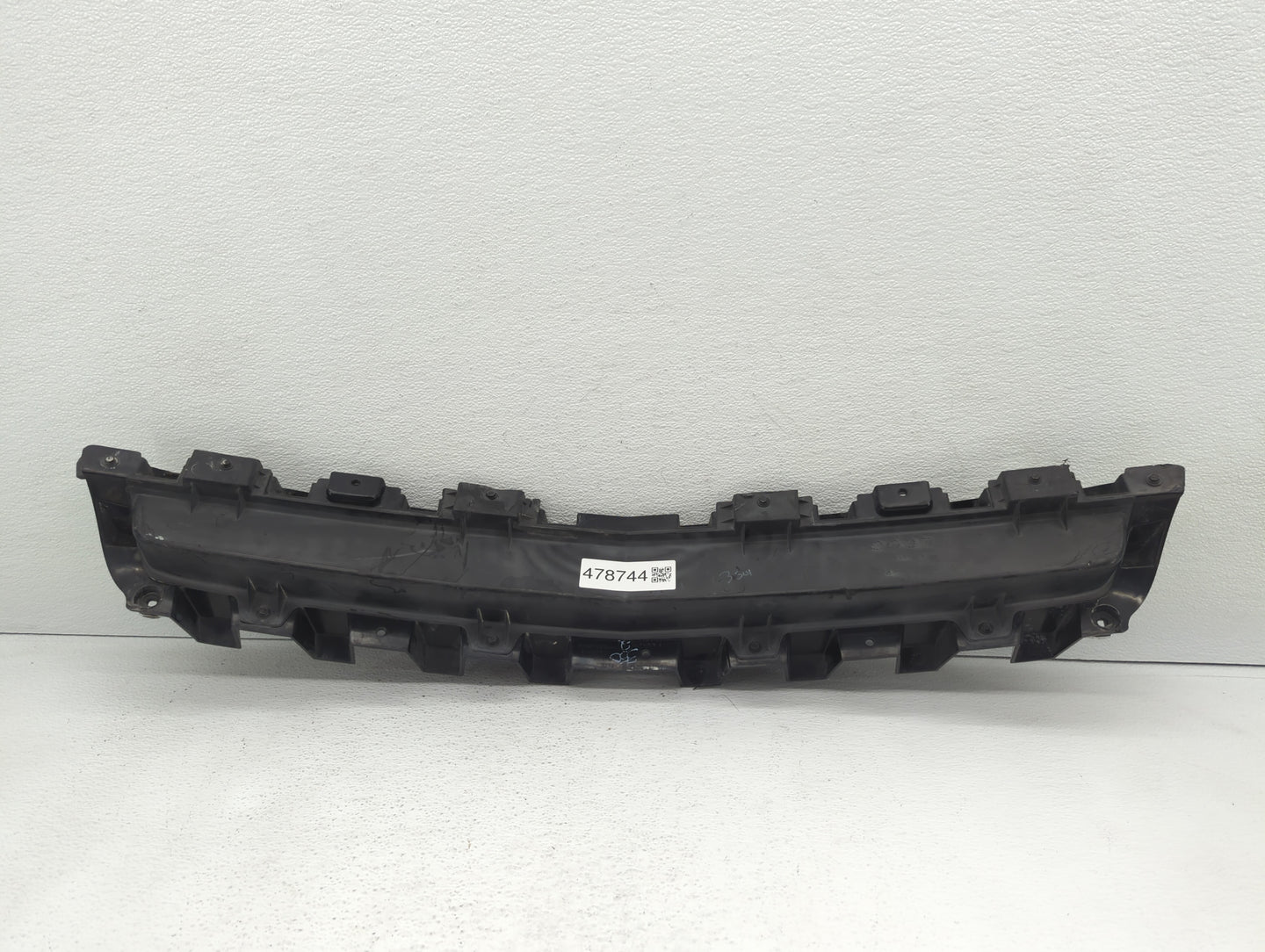2008-2012 Chevrolet Malibu Front Grille Bumper Not Included - Oemusedautoparts1.com