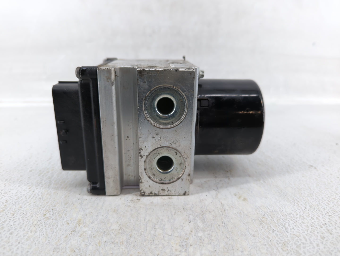 2011 Chevrolet Malibu ABS Pump Control Module Replacement P/N:20908729 20908731 Fits OEM Used Auto Parts - Oemusedautoparts1