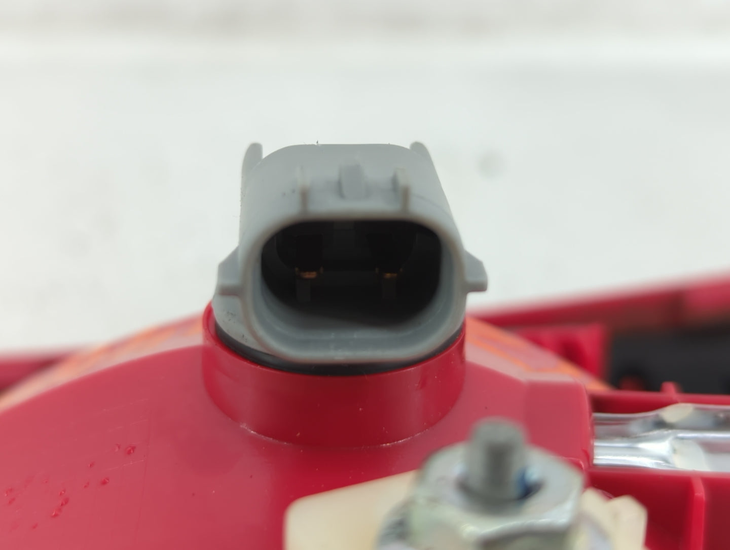 2008-2012 Chevrolet Malibu Tail Light Assembly Passenger Right OEM Fits Fits 2008 2009 2010 2011 2012 OEM Used Auto Parts - 